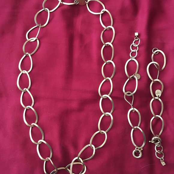 Matte Gold Plated Necklace and bracelets - Picture 1 of 4